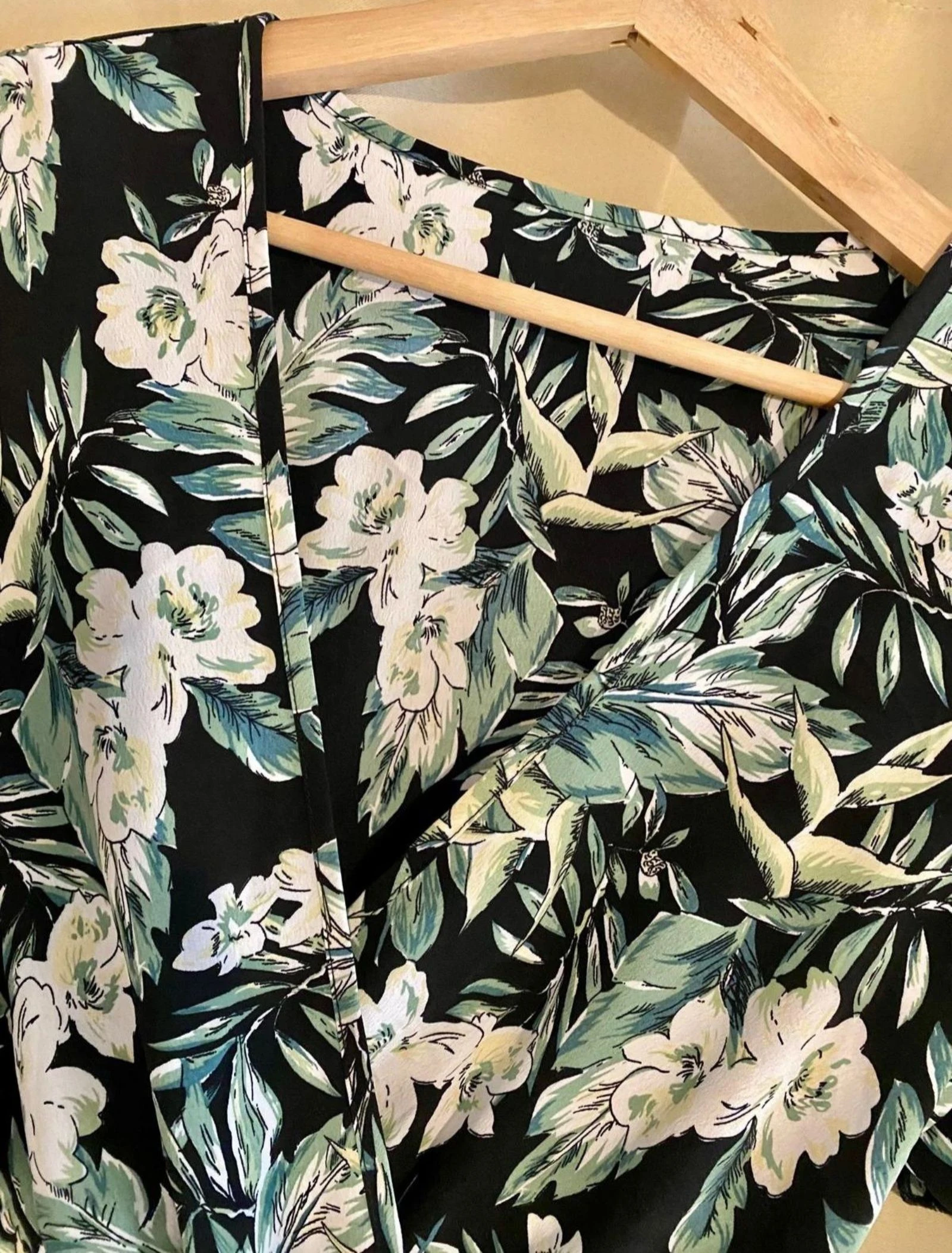 💚🖤 Magnífico vestido de verano con motivo tropical/floral - Talla S - Perfecto estado 🖤💚 – photo 3